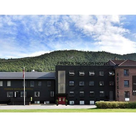 Froken Skjolds Hotel Lyngengarden Мушёэн Экстерьер фото